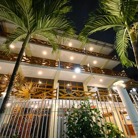Hotel Sol Y Playa Montañita エクステリア 写真