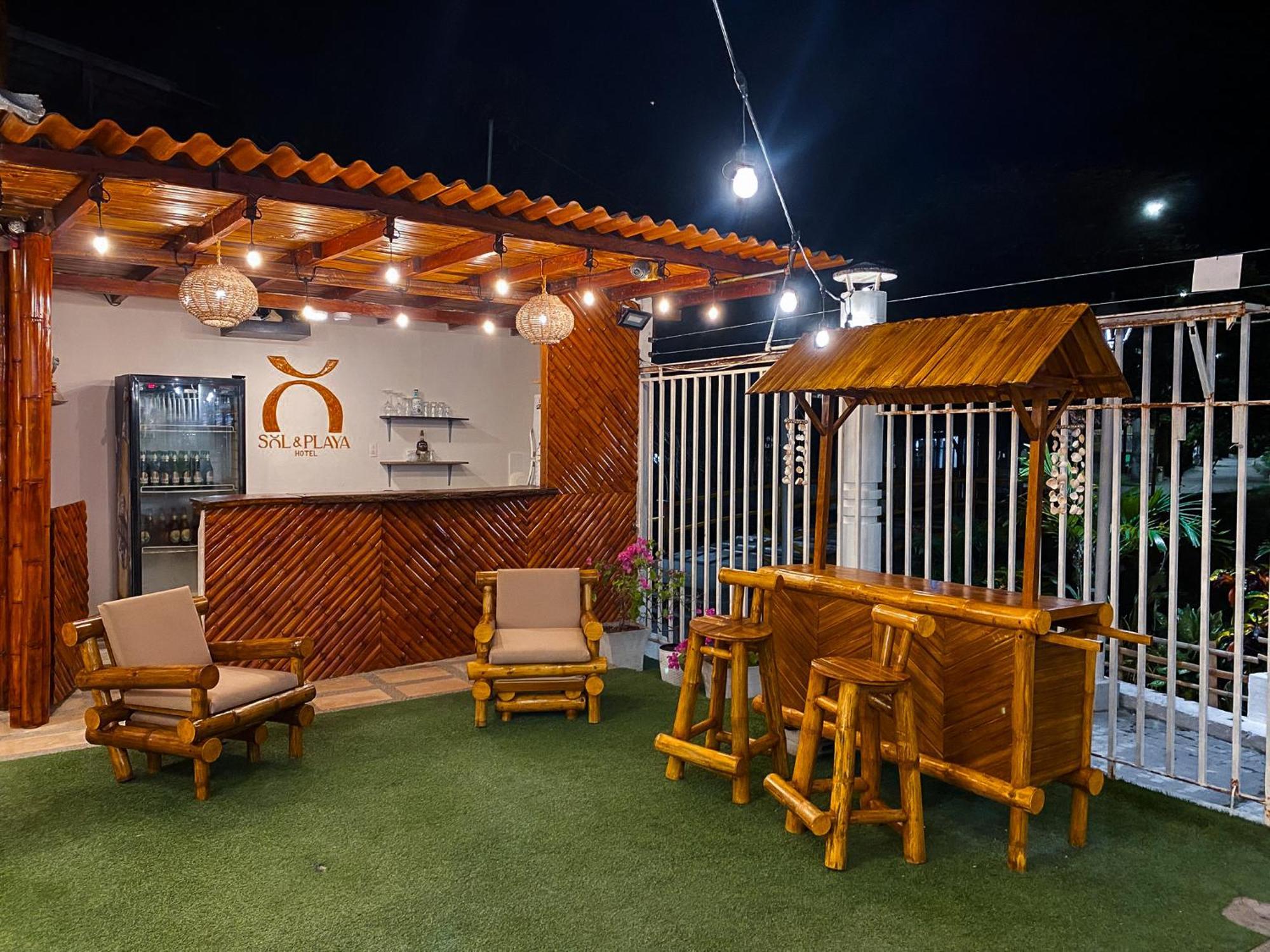 Hotel Sol Y Playa Montañita エクステリア 写真