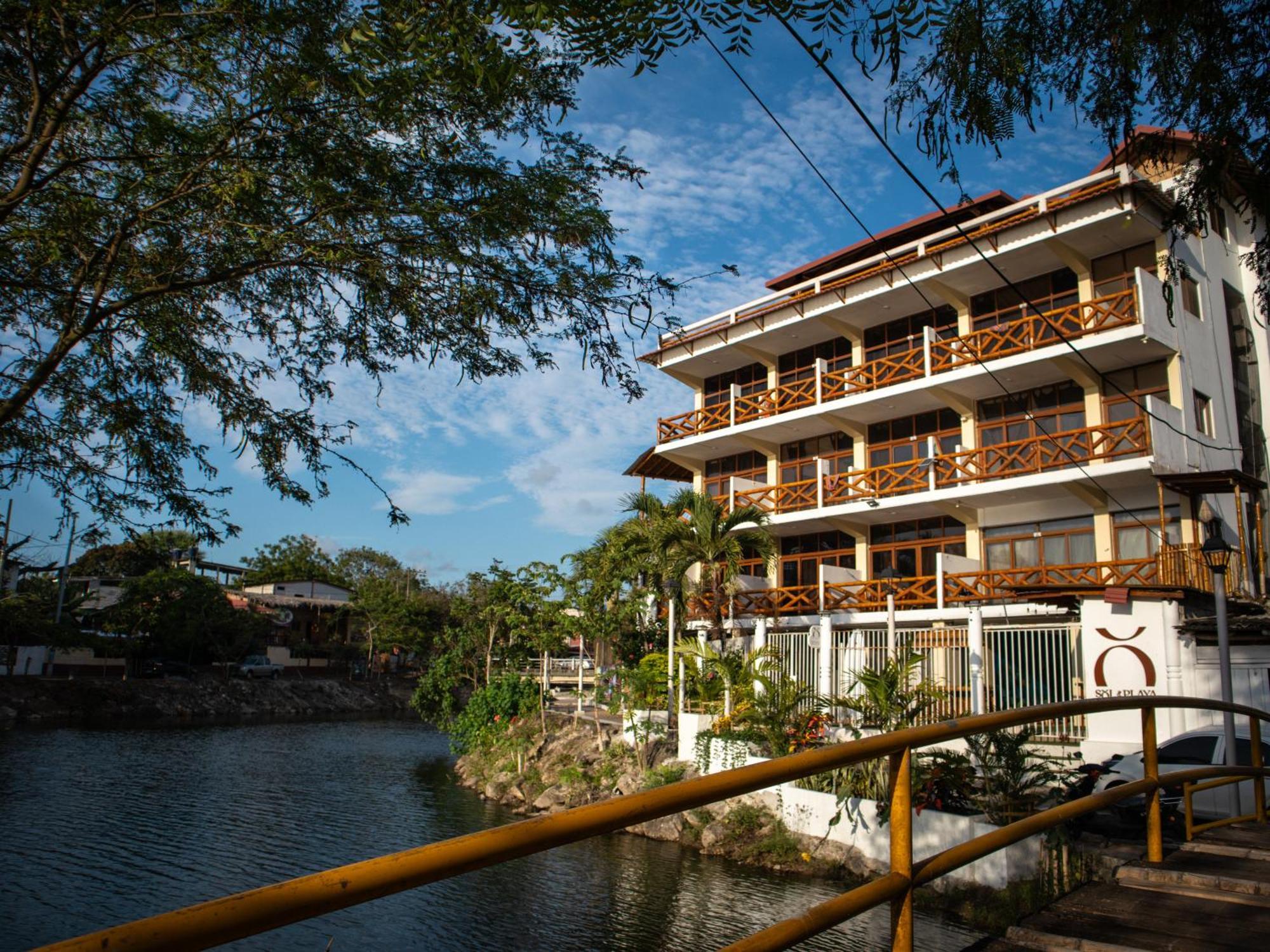 Hotel Sol Y Playa Montañita エクステリア 写真